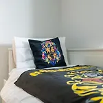 Stylish Stay In Watford With Balcony And Parking